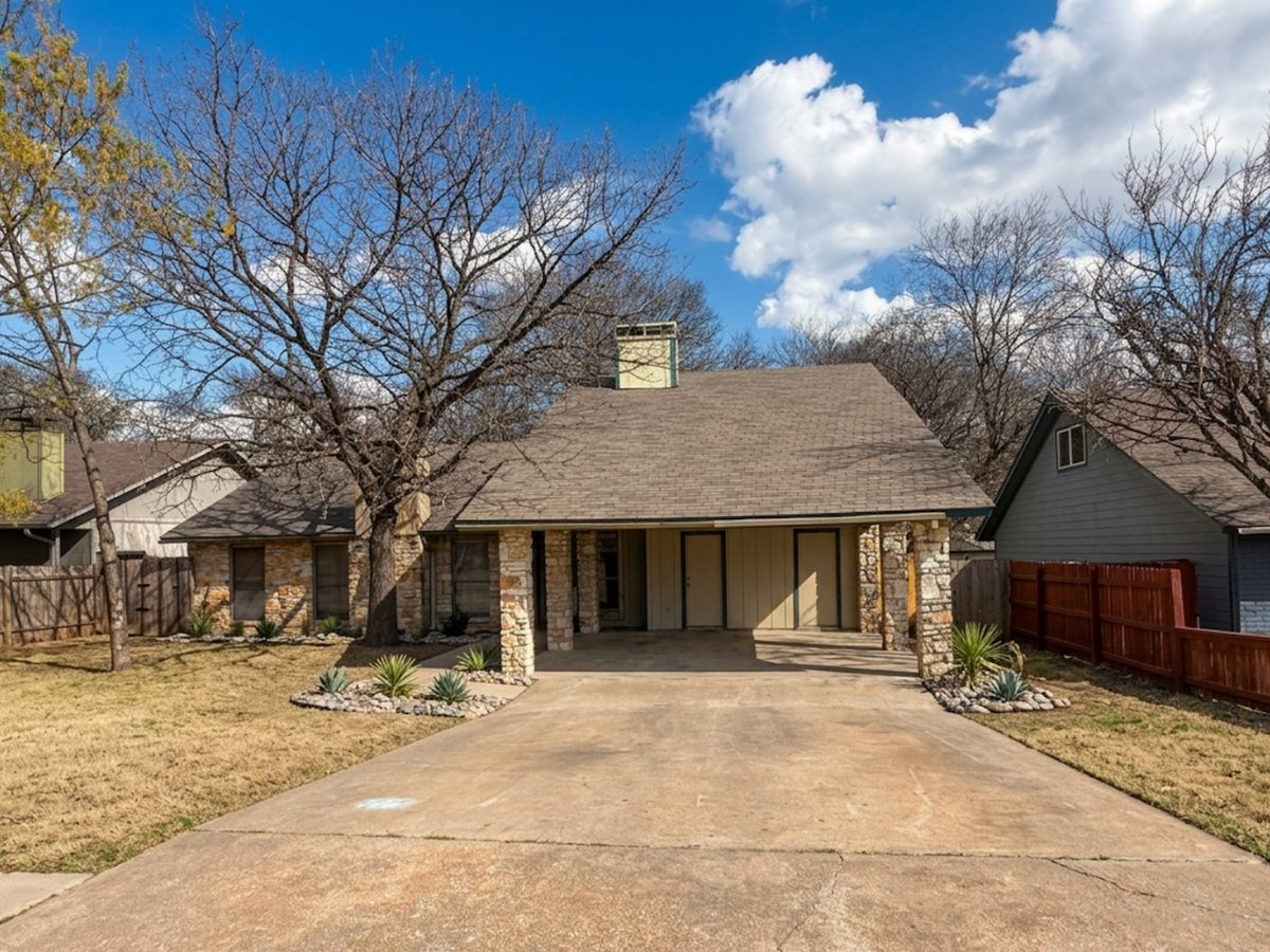 Front exterior of the single-family home at 9515 Aberdeen Way in Austin, Texas